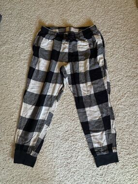 Old Navy Black and White Plaid Jogger Pajama Pants Women’s Medium